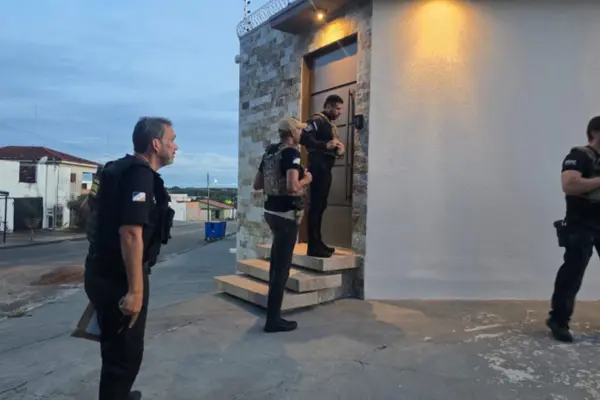 Mandados são cumpridos em nova fase da Operação FRAUS - Foto: Divulgação PCTO