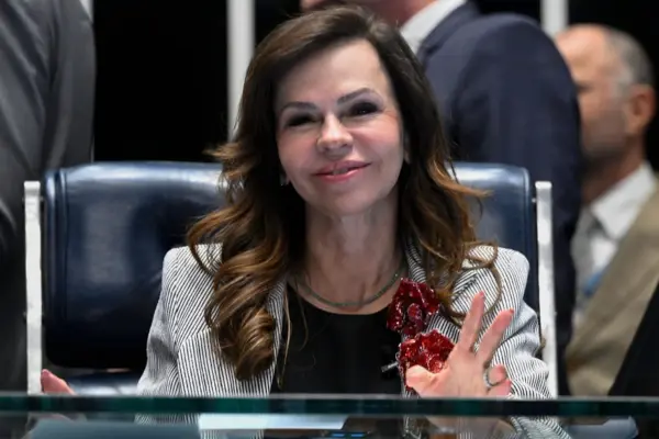 Senado aprova novo piso do magistério e reajuste de R$ 5,1 mil para professores em PL relatado por Dorinha